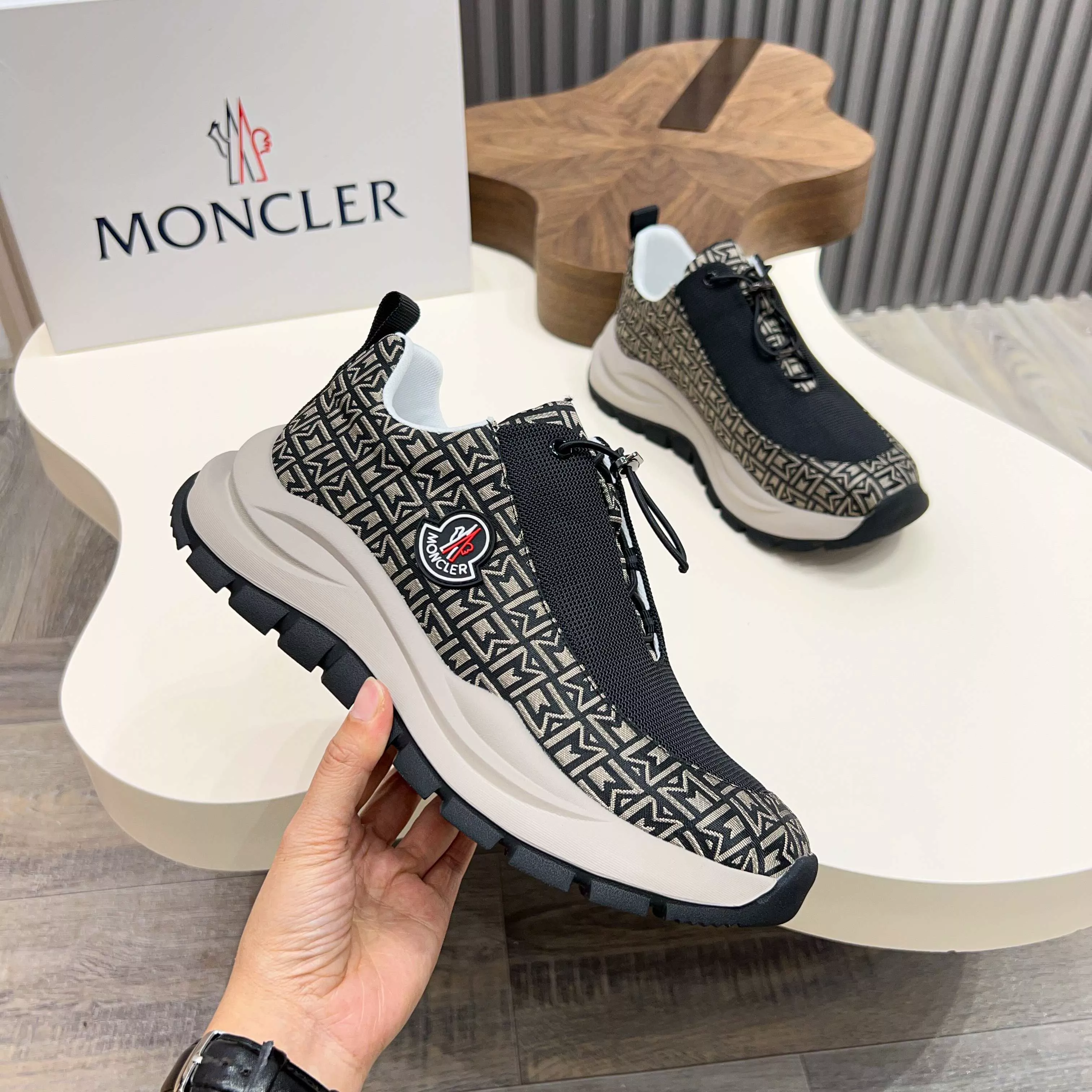 Moncler Casual Shoes For Men Refined 500