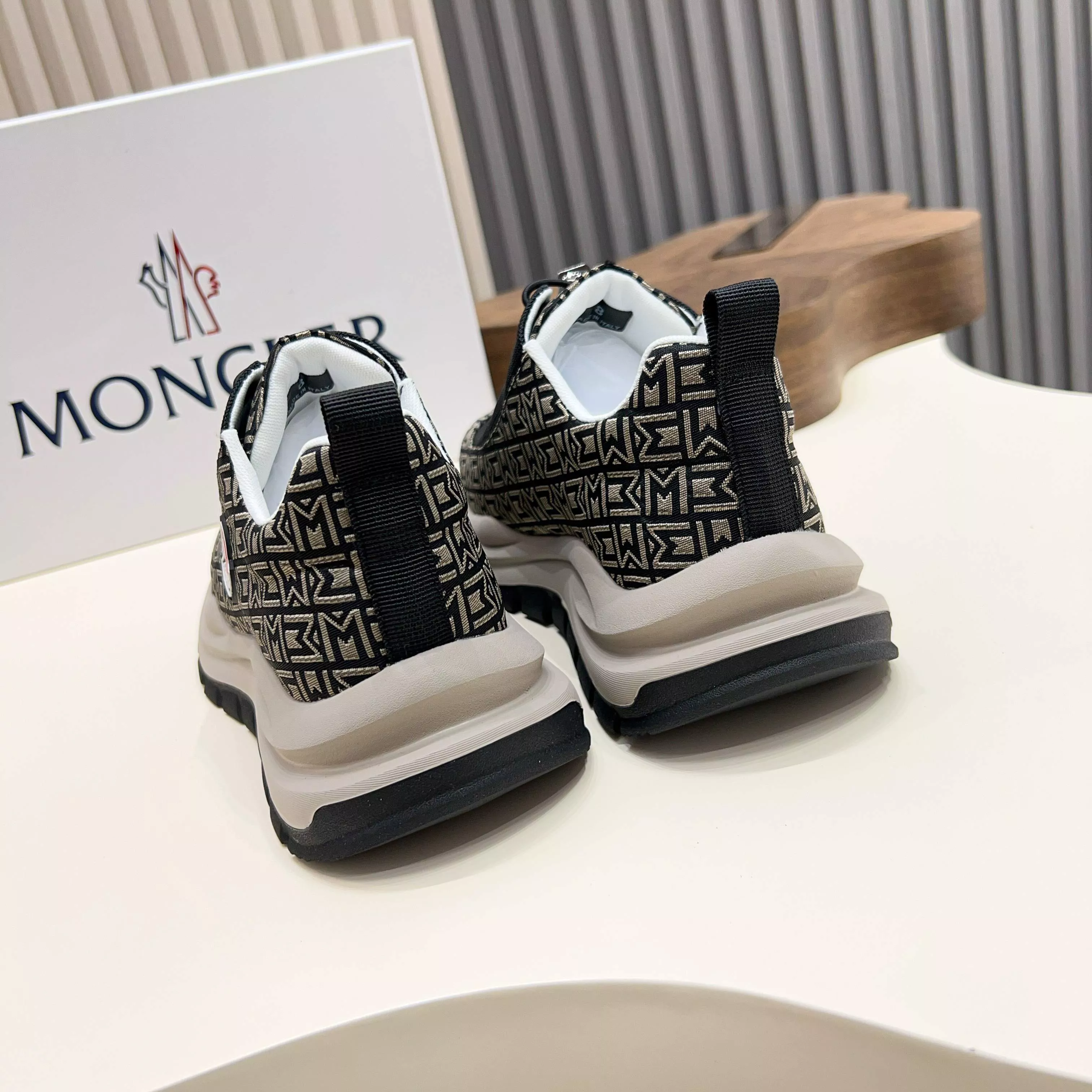Moncler Casual Shoes For Men Refined 500