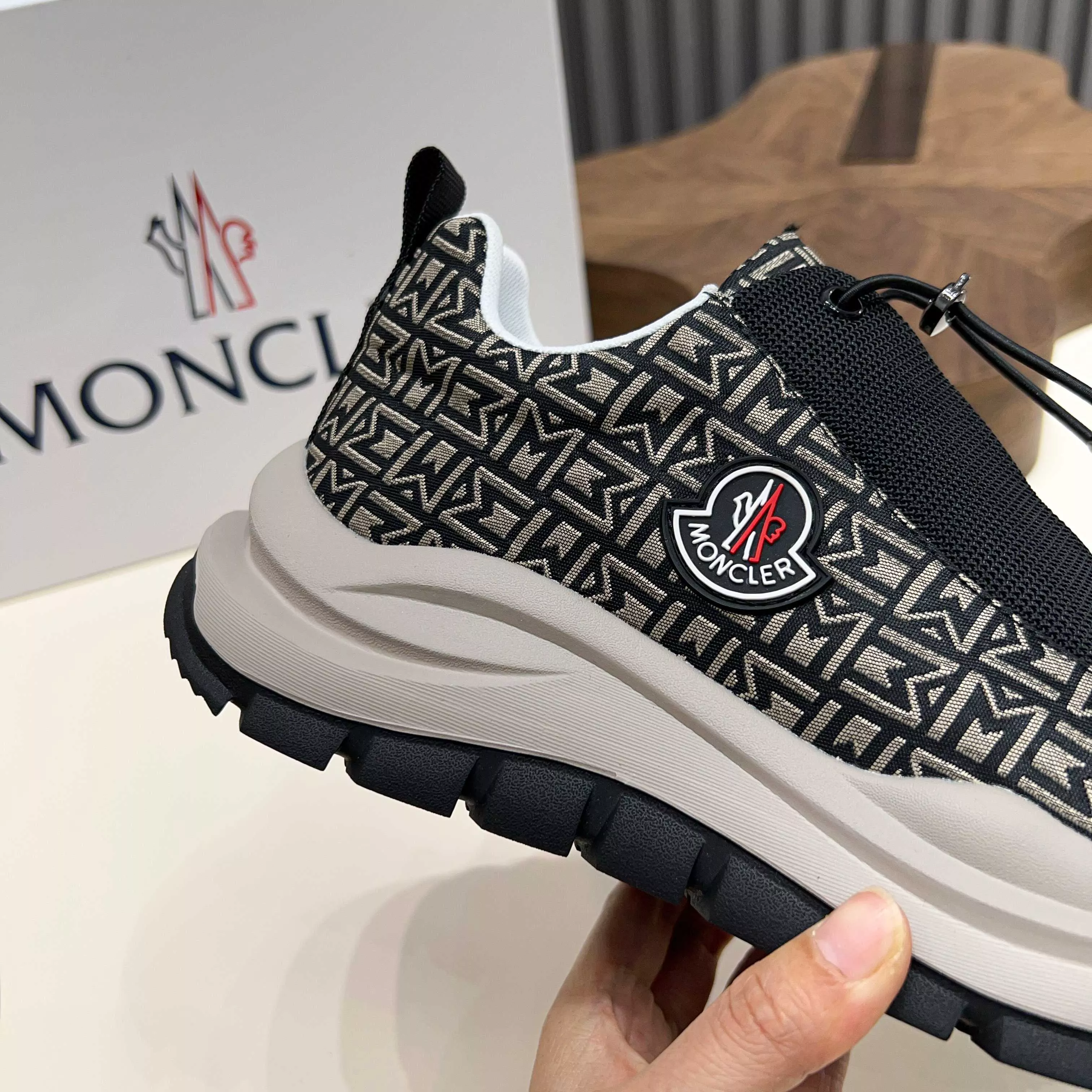 Moncler Casual Shoes For Men Refined 500