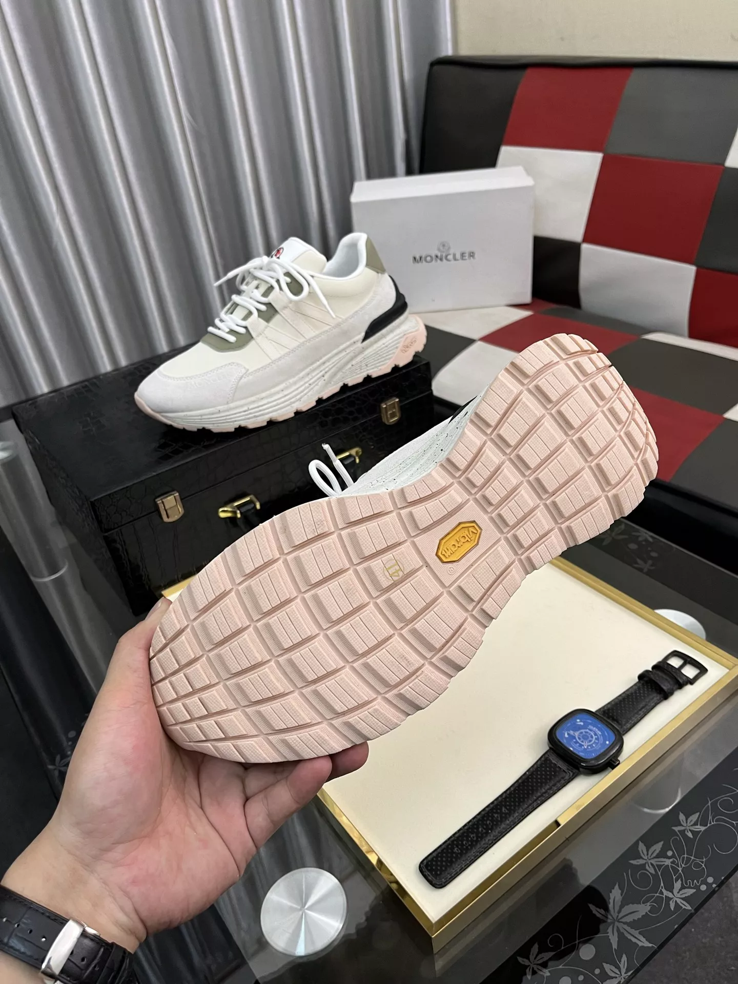 Moncler Casual Shoes For Men Resilient 8219