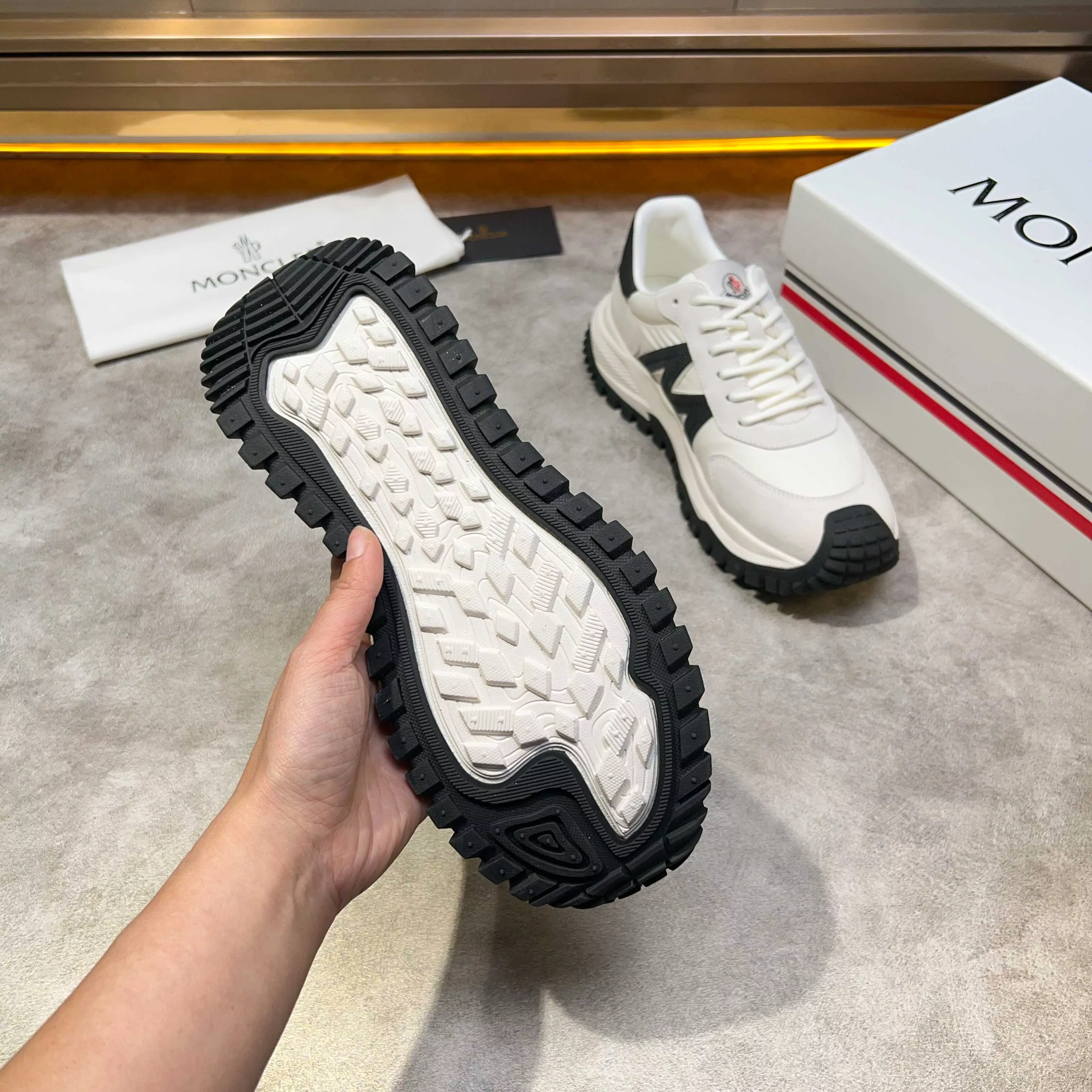 Moncler Casual Shoes For Men Versatile 4592