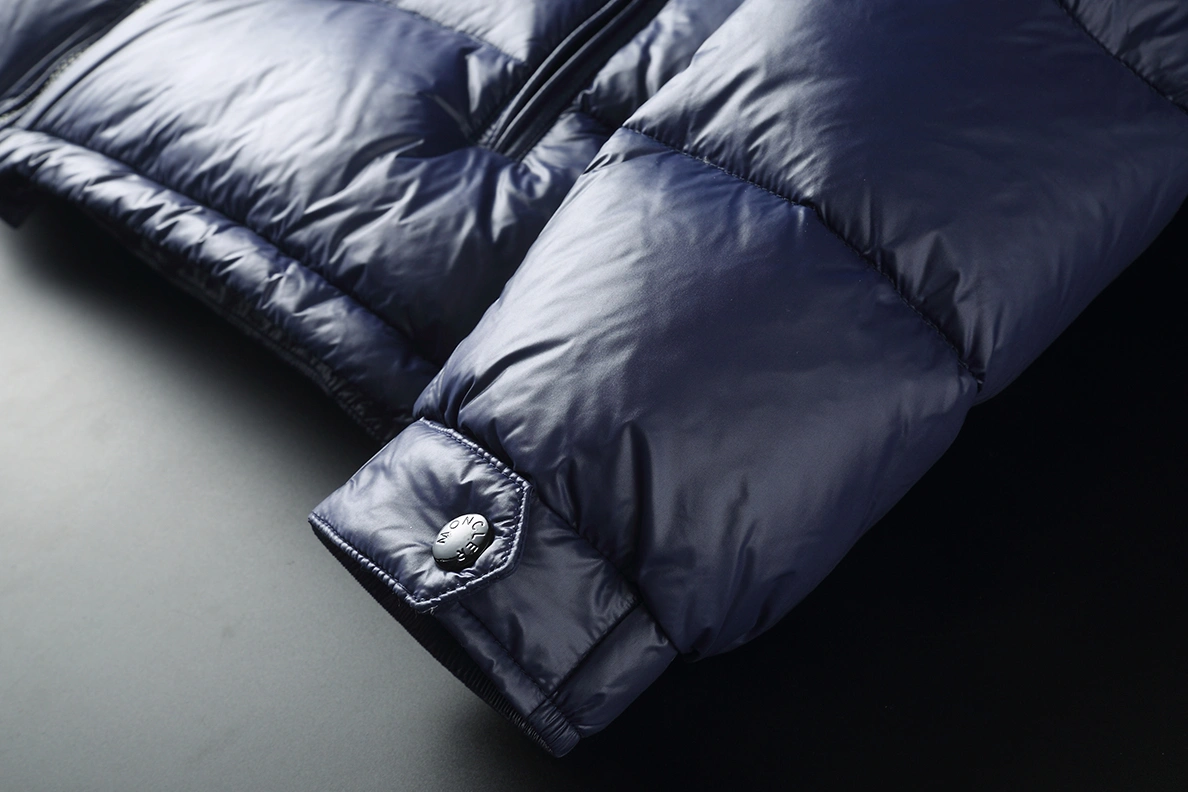 Moncler Down Feather Coat Long Sleeved For Men Affordable 8395
