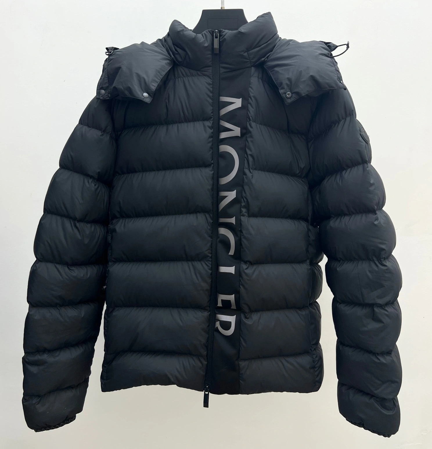 Moncler Down Feather Coat Long Sleeved For Men AllSeason 3851