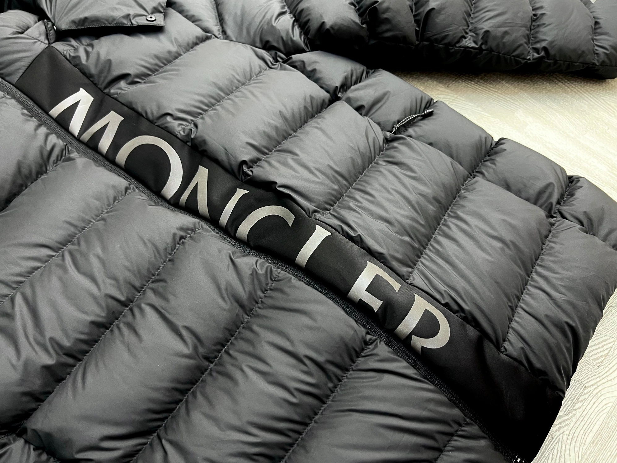 Moncler Down Feather Coat Long Sleeved For Men AllSeason 3851