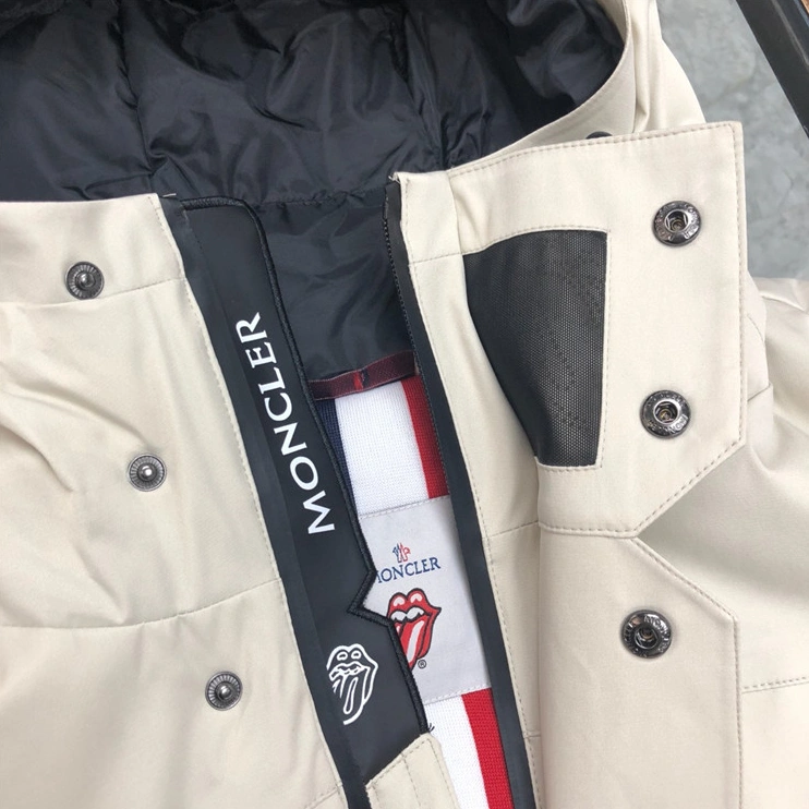 Moncler Down Feather Coat Long Sleeved For Men Compact 9483