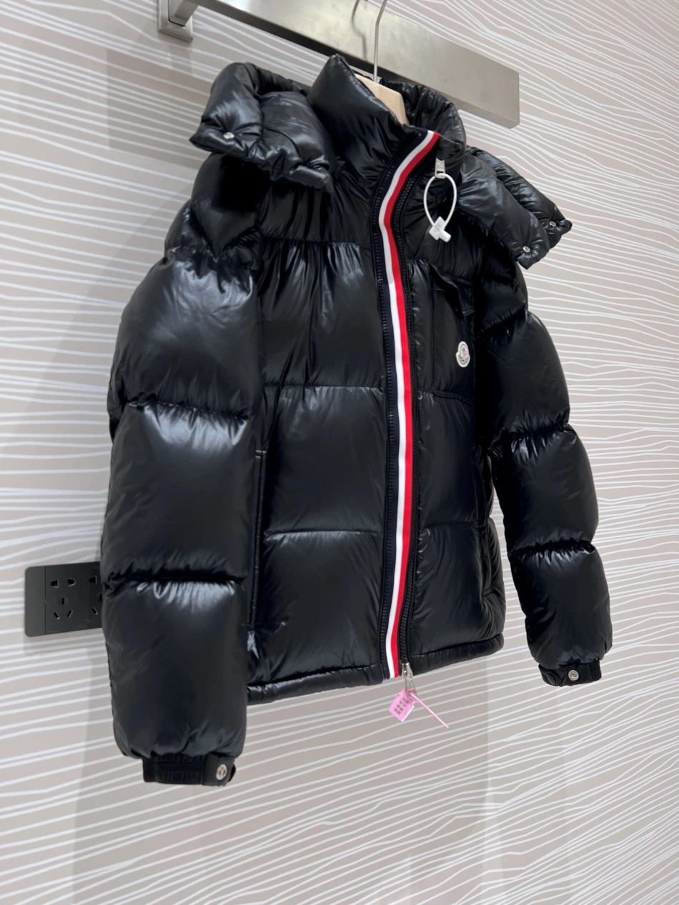 Moncler Down Feather Coat Long Sleeved For Men DailyWear 5617