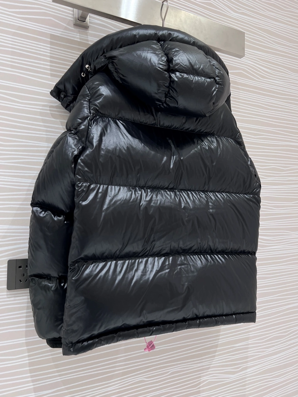 Moncler Down Feather Coat Long Sleeved For Men DailyWear 5617
