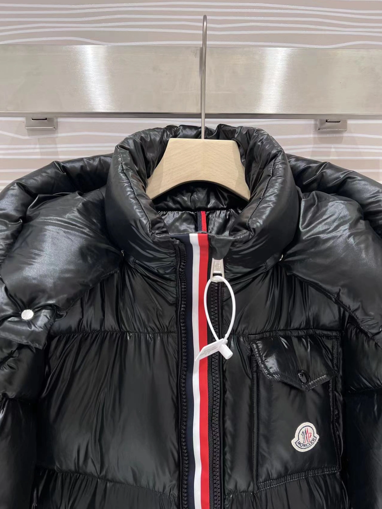Moncler Down Feather Coat Long Sleeved For Men DailyWear 5617