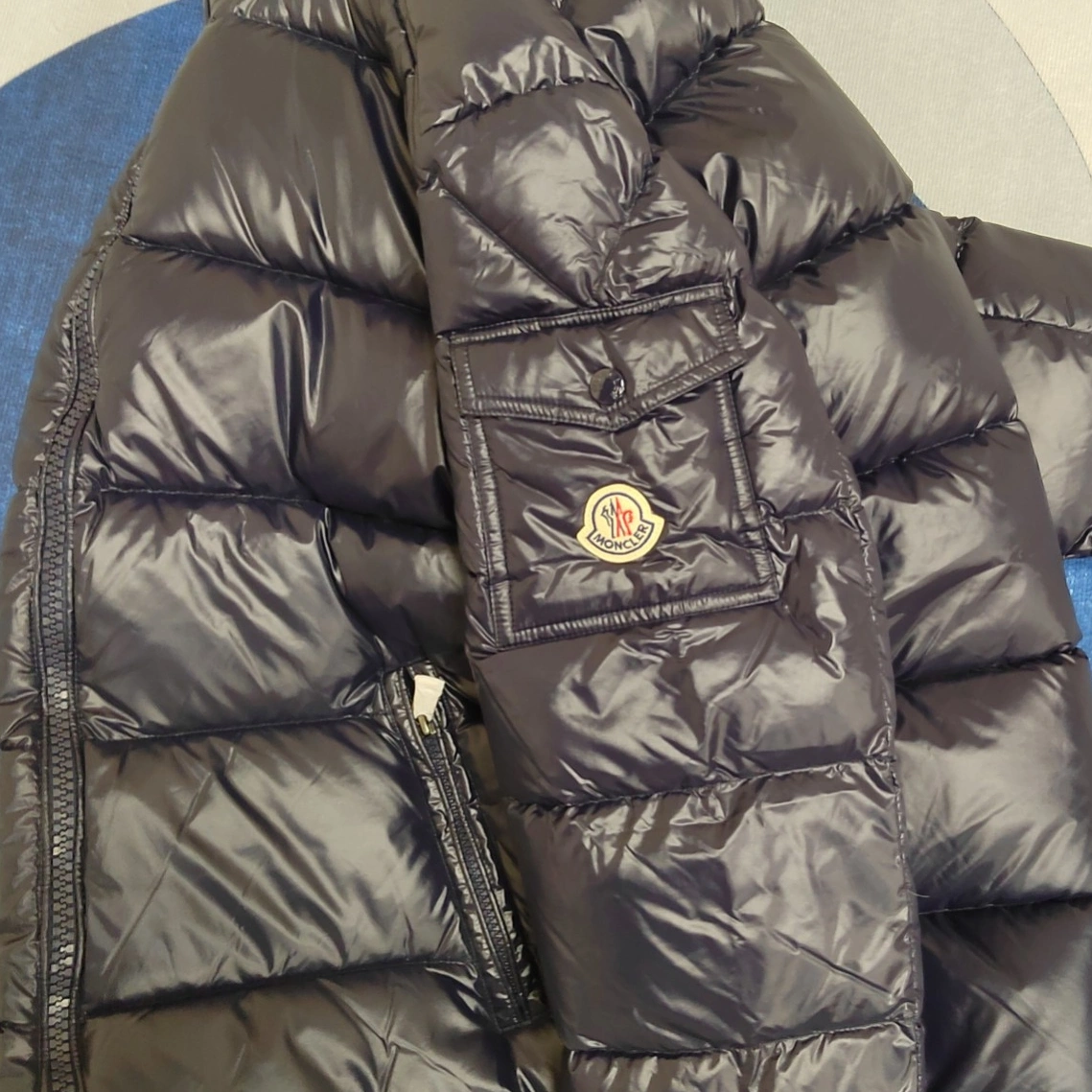 Moncler Down Feather Coat Long Sleeved For Men Durable 7169