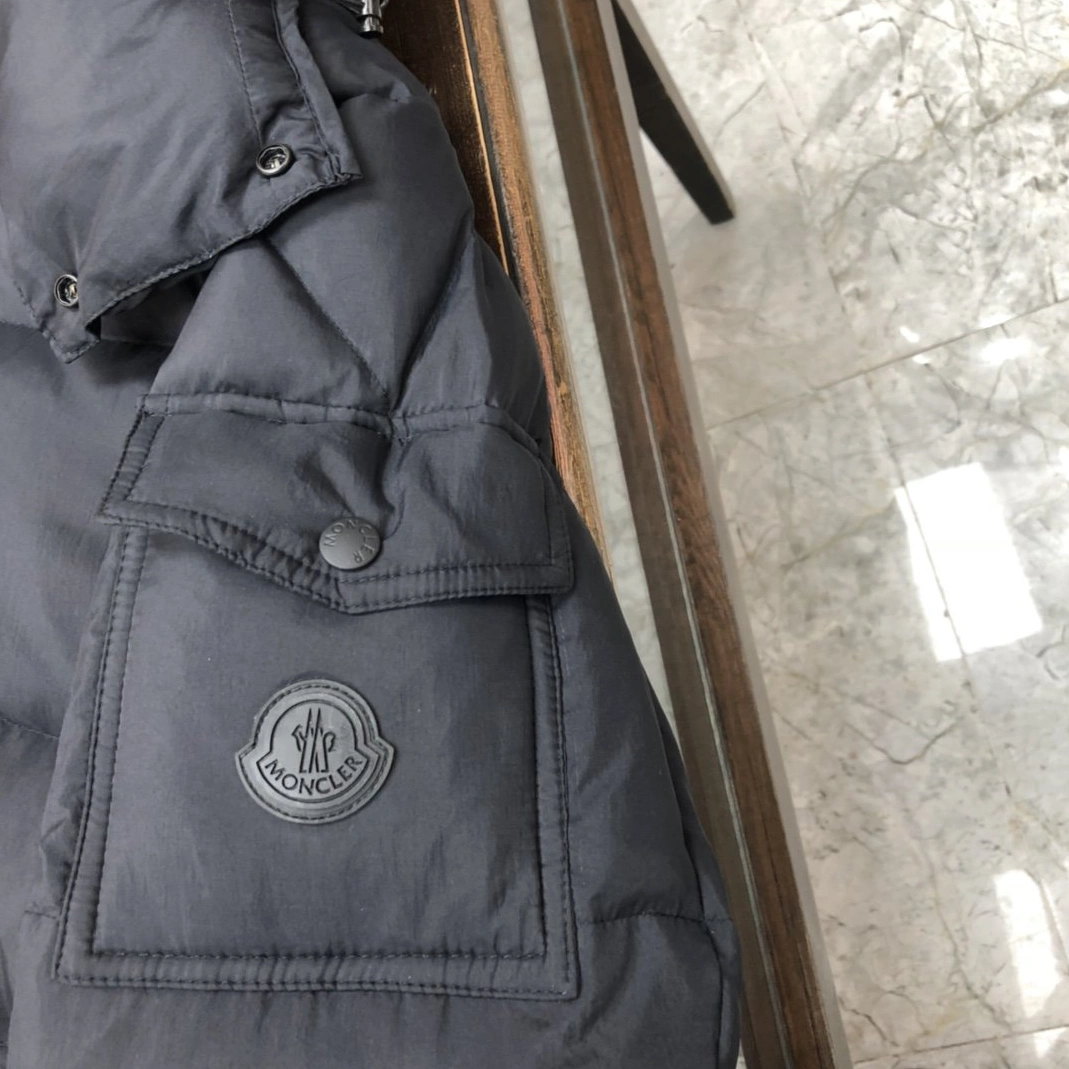 Moncler Down Feather Coat Long Sleeved For Men Efficient 7697