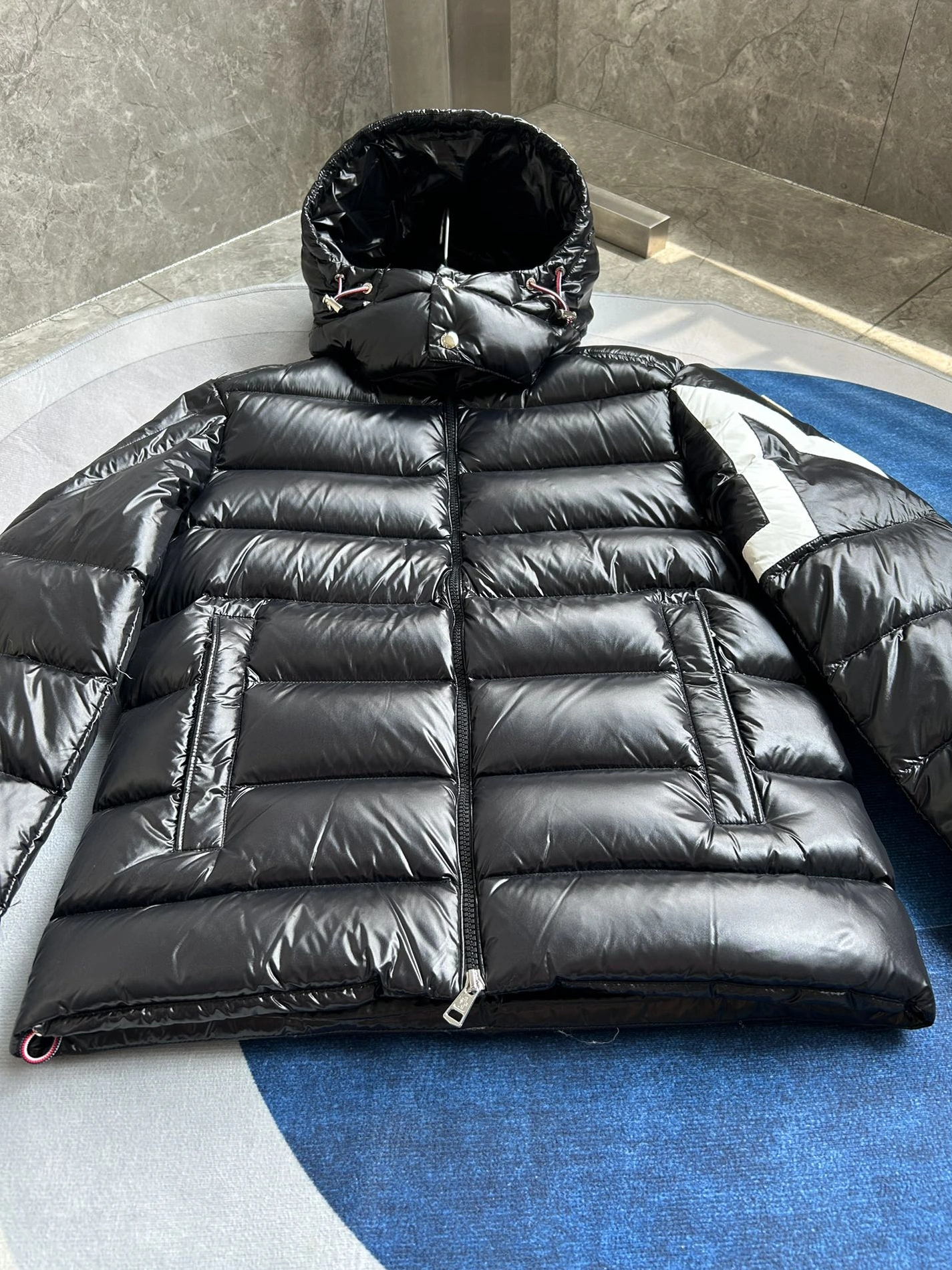 Moncler Down Feather Coat Long Sleeved For Men EyeCatching 8154