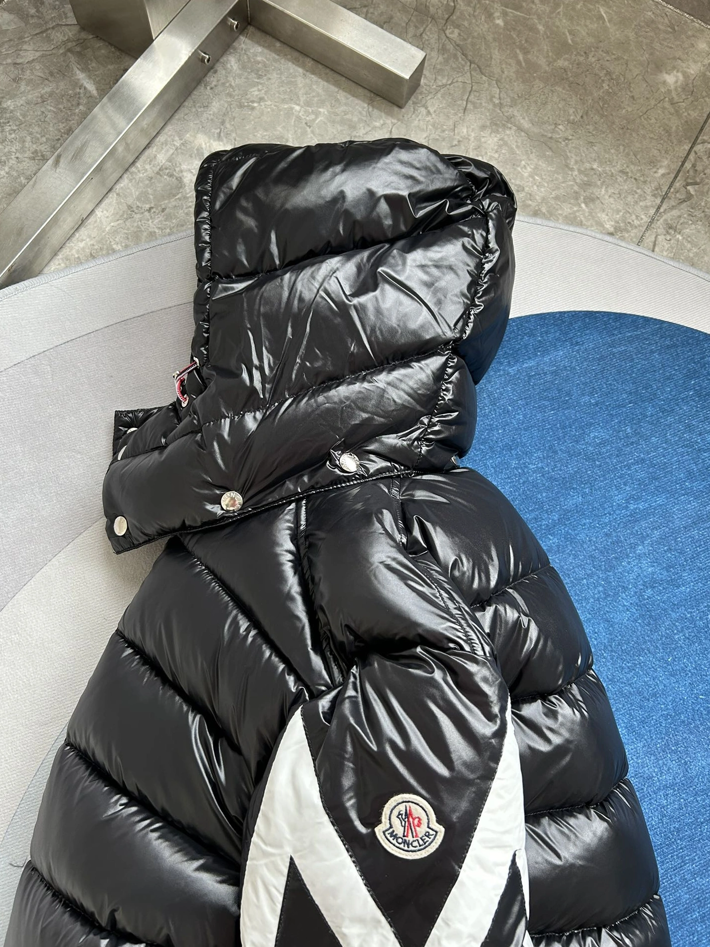 Moncler Down Feather Coat Long Sleeved For Men EyeCatching 8154
