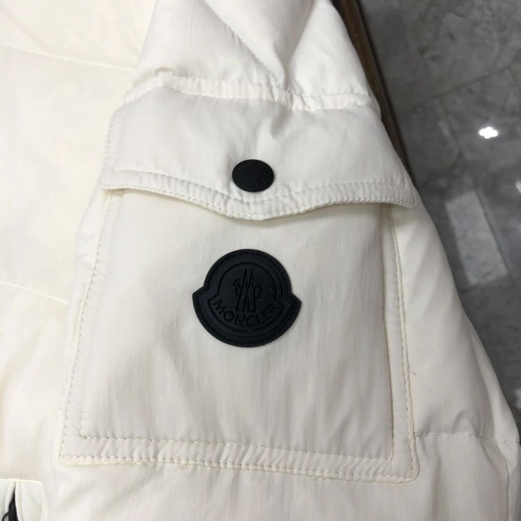 Moncler Down Feather Coat Long Sleeved For Men NewStyle 8447