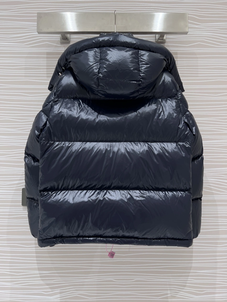 Moncler Down Feather Coat Long Sleeved For Men Sleek 6176
