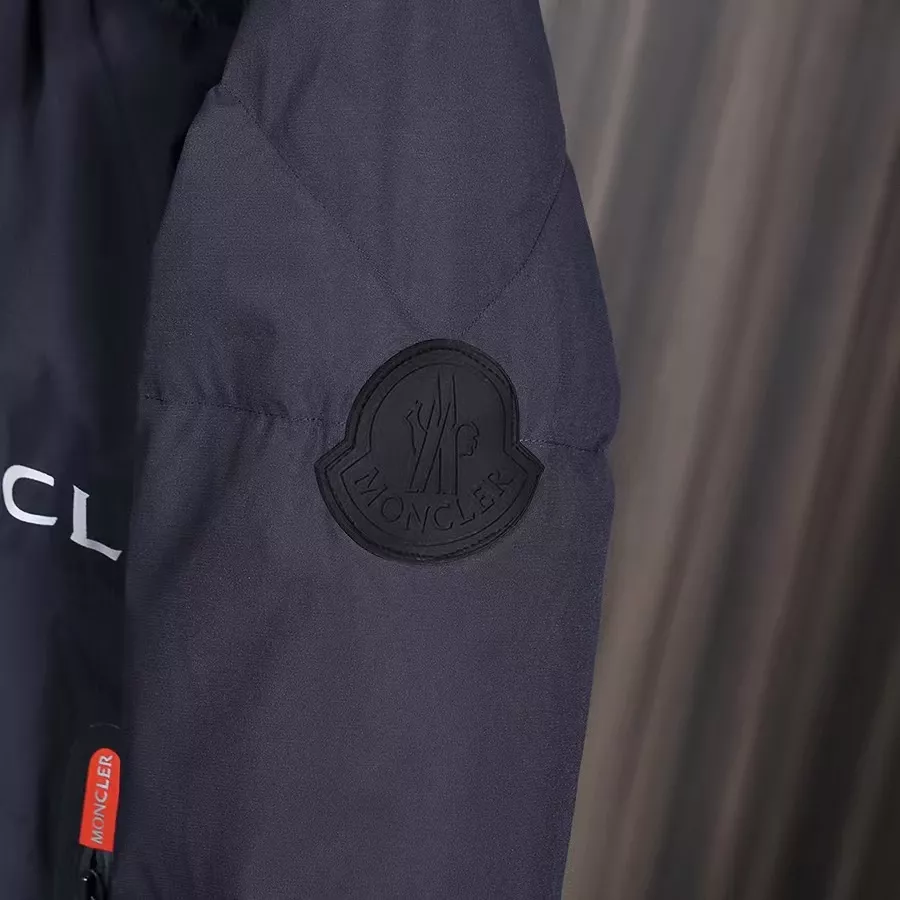 Moncler Down Feather Coat Long Sleeved For Men Soft 8165