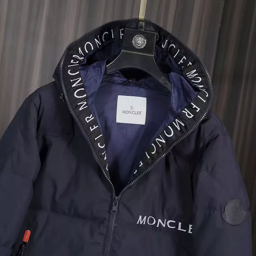 Moncler Down Feather Coat Long Sleeved For Men Soft 8165