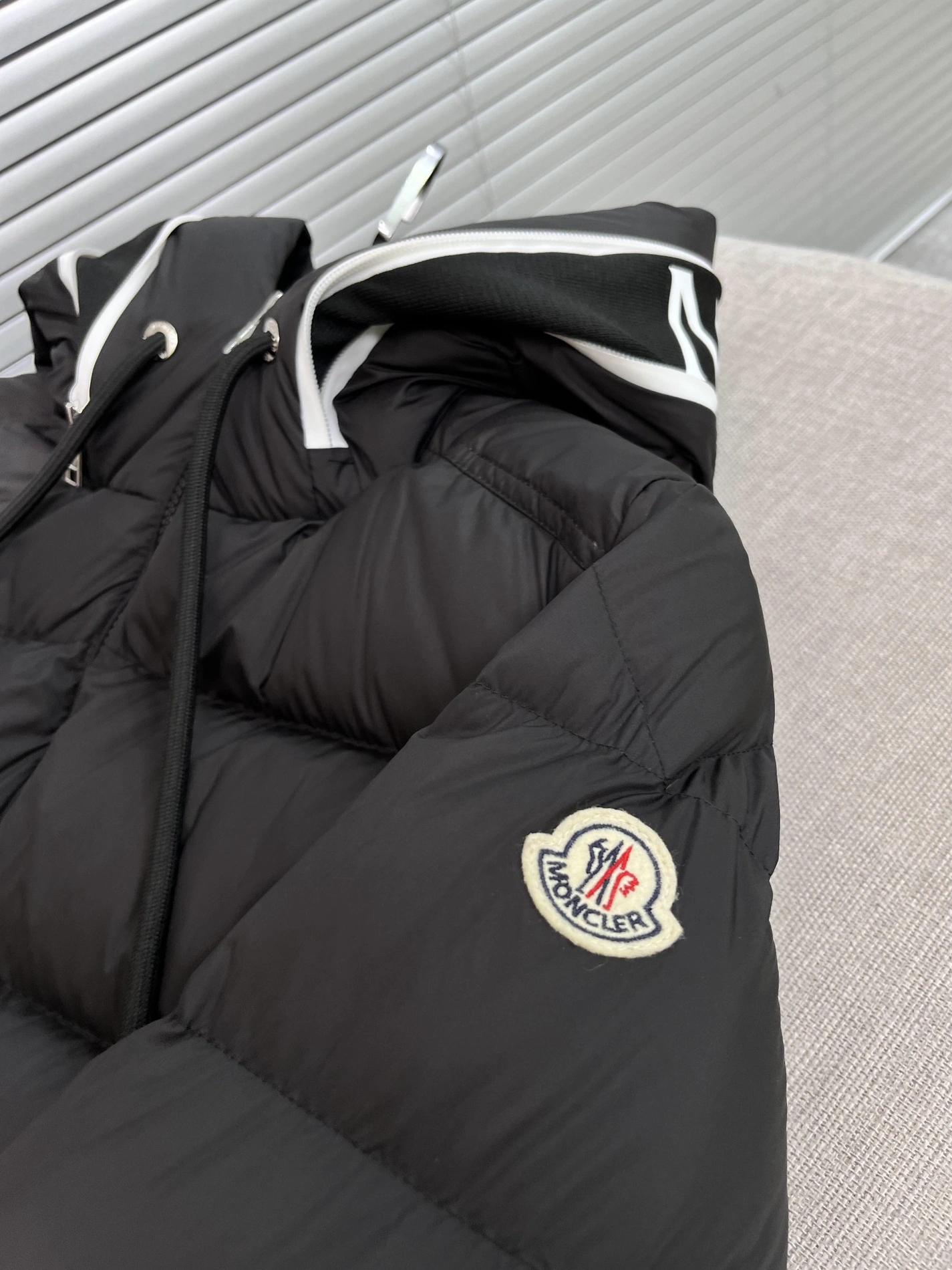 Moncler Down Feather Coat Long Sleeved For Men StreetReady 8386
