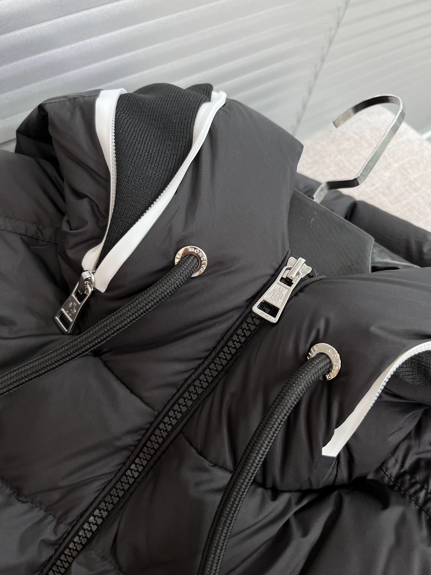 Moncler Down Feather Coat Long Sleeved For Men StreetReady 8386