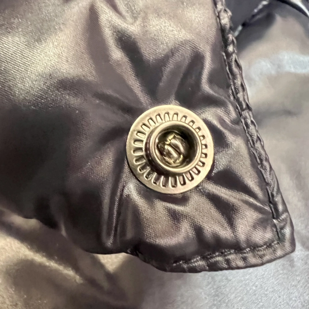 Moncler Down Feather Coat Long Sleeved For Unisex Compact 107