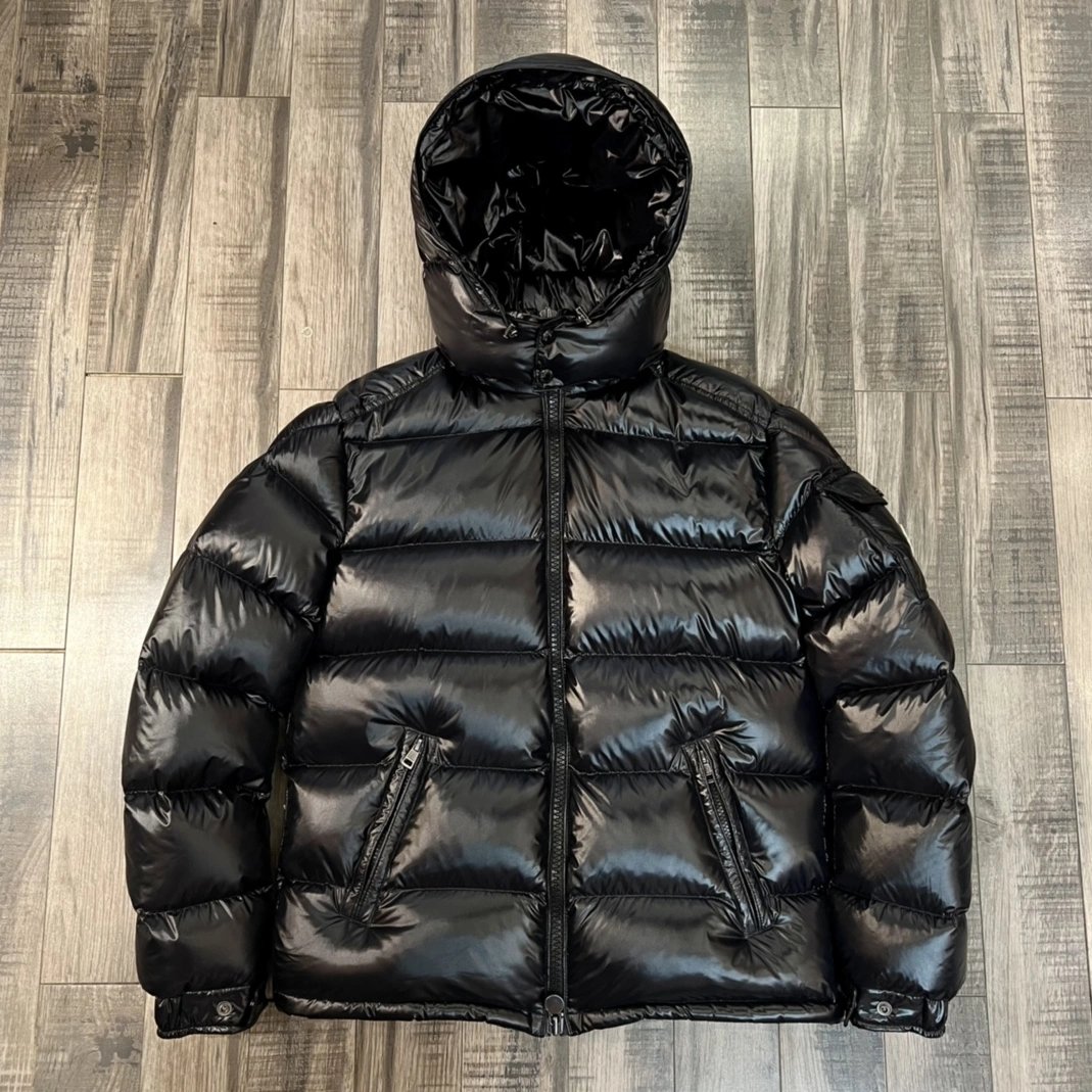 Moncler Down Feather Coat Long Sleeved For Unisex Cozy 3525