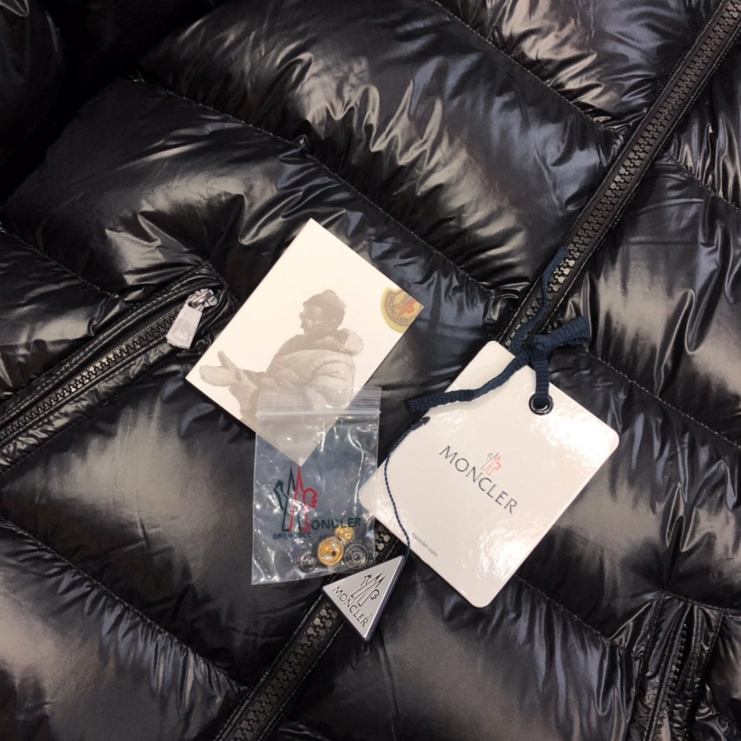 Moncler Down Feather Coat Long Sleeved For Unisex DailyWear 5913