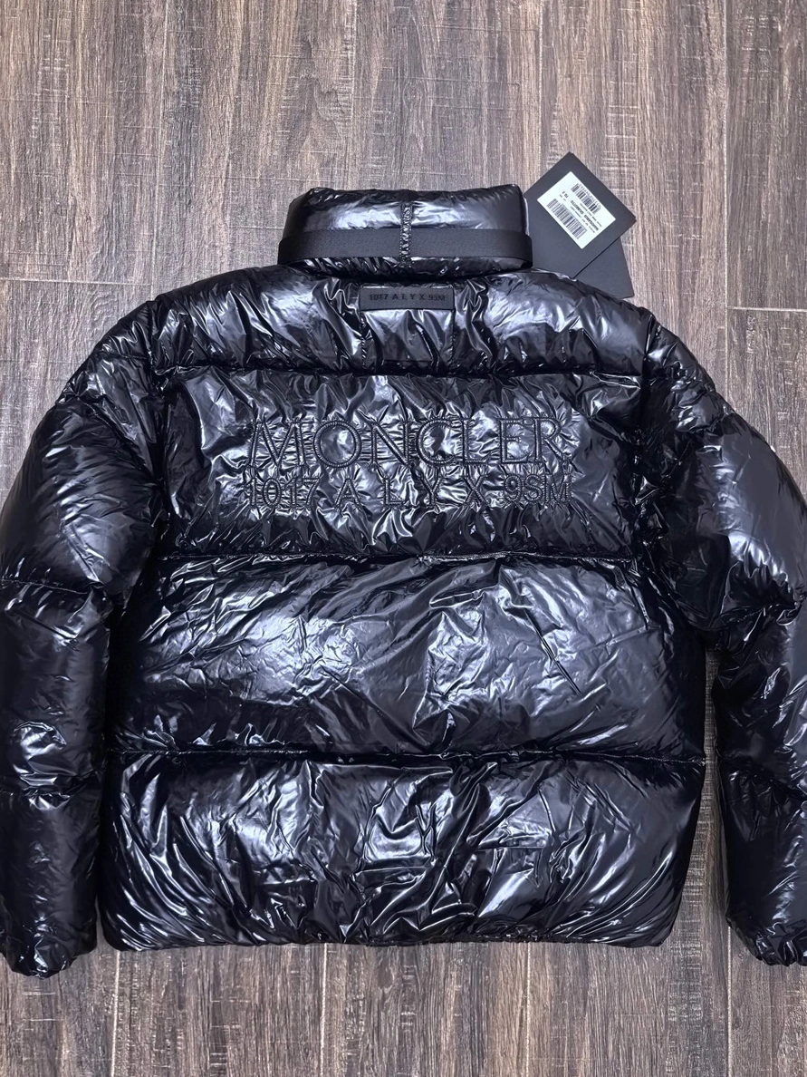 Moncler Down Feather Coat Long Sleeved For Unisex WellDesigned 7275