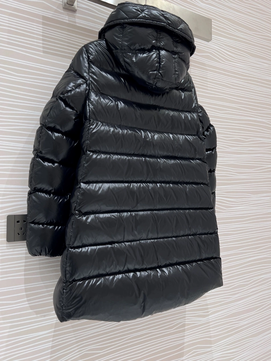 Moncler Down Feather Coat Long Sleeved For Women Comfortable 5179