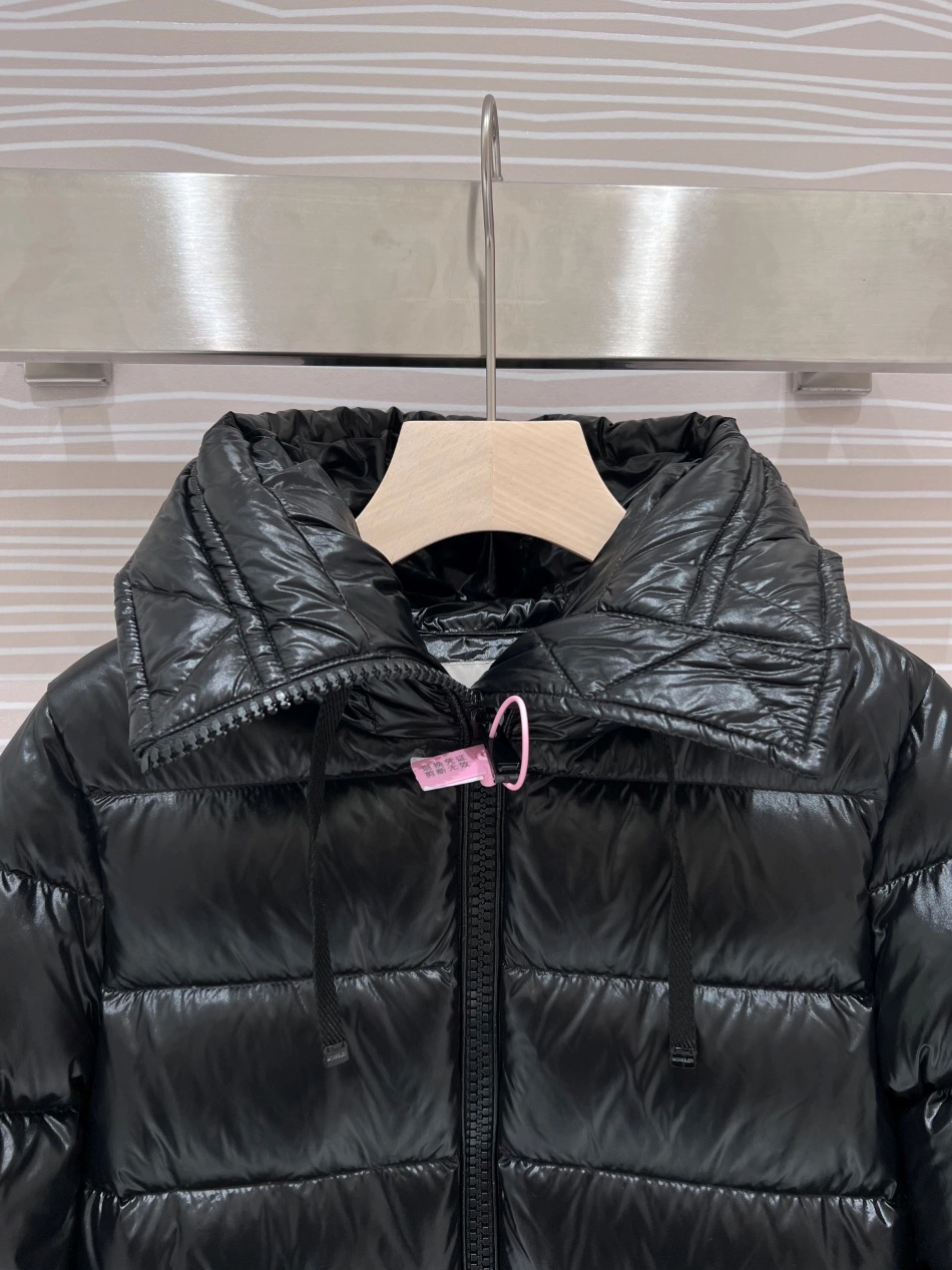 Moncler Down Feather Coat Long Sleeved For Women Comfortable 5179