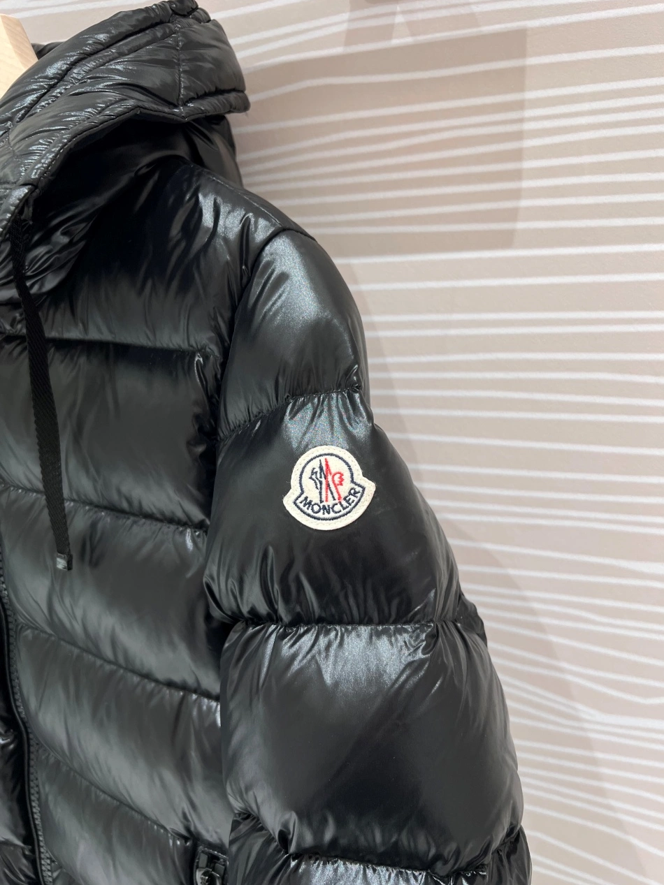 Moncler Down Feather Coat Long Sleeved For Women Comfortable 5179