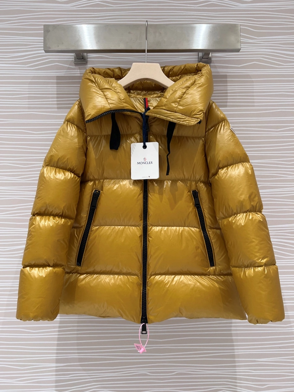 Moncler Down Feather Coat Long Sleeved For Women Comfortable 7621