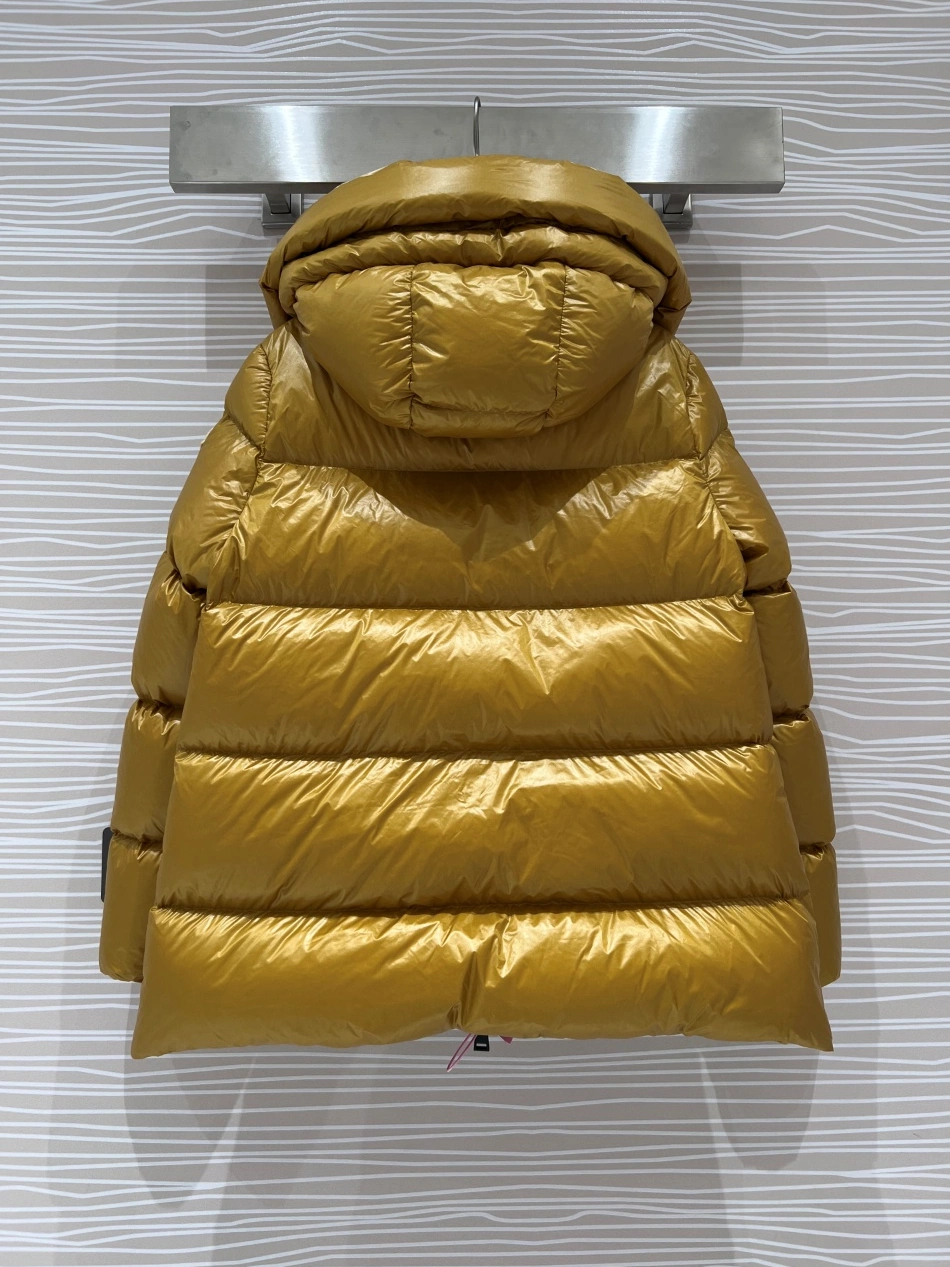 Moncler Down Feather Coat Long Sleeved For Women Comfortable 7621