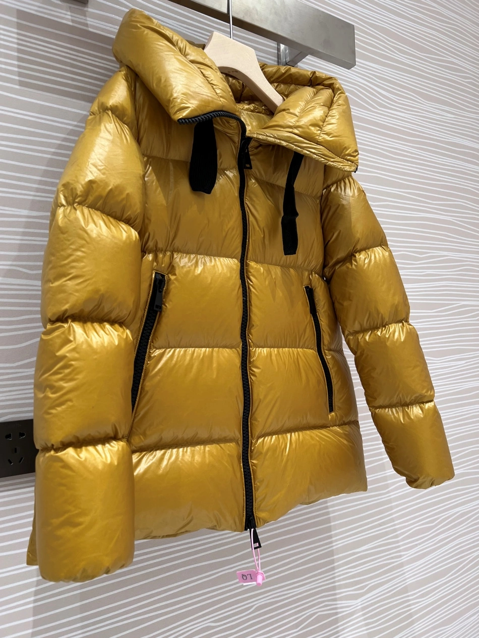 Moncler Down Feather Coat Long Sleeved For Women Comfortable 7621