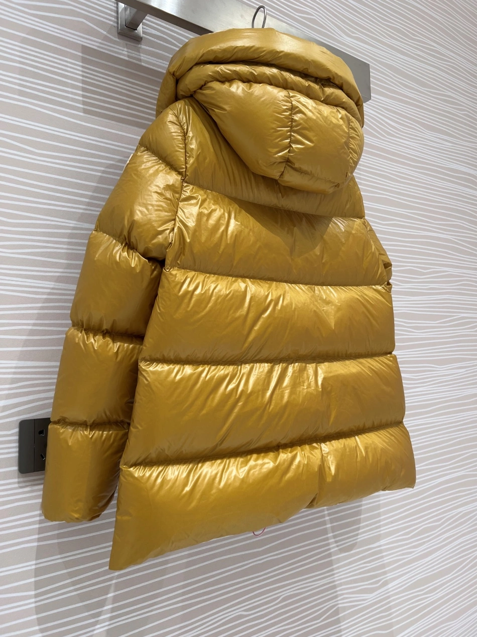 Moncler Down Feather Coat Long Sleeved For Women Comfortable 7621