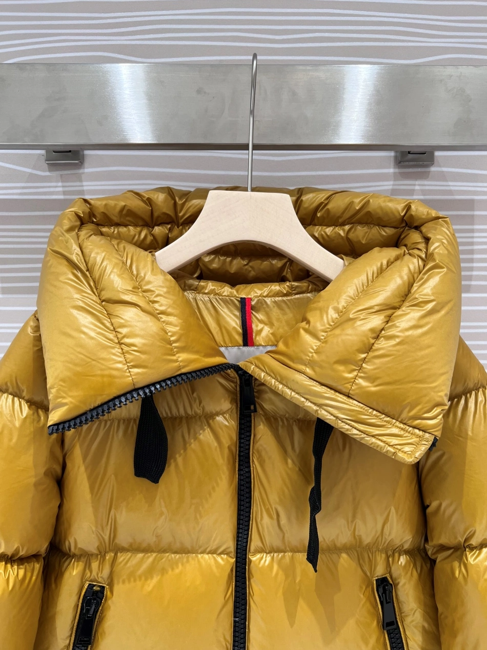 Moncler Down Feather Coat Long Sleeved For Women Comfortable 7621