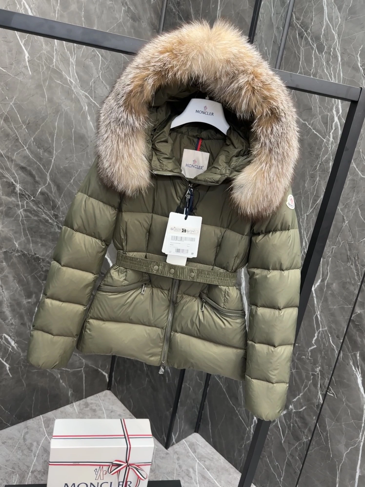 Moncler Down Feather Coat Long Sleeved For Women DailyWear 5071