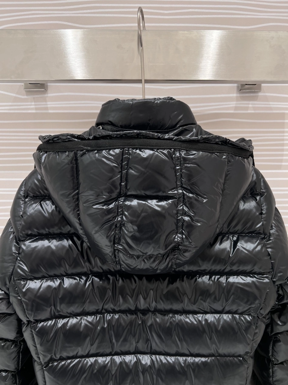 Moncler Down Feather Coat Long Sleeved For Women DailyWear 6304