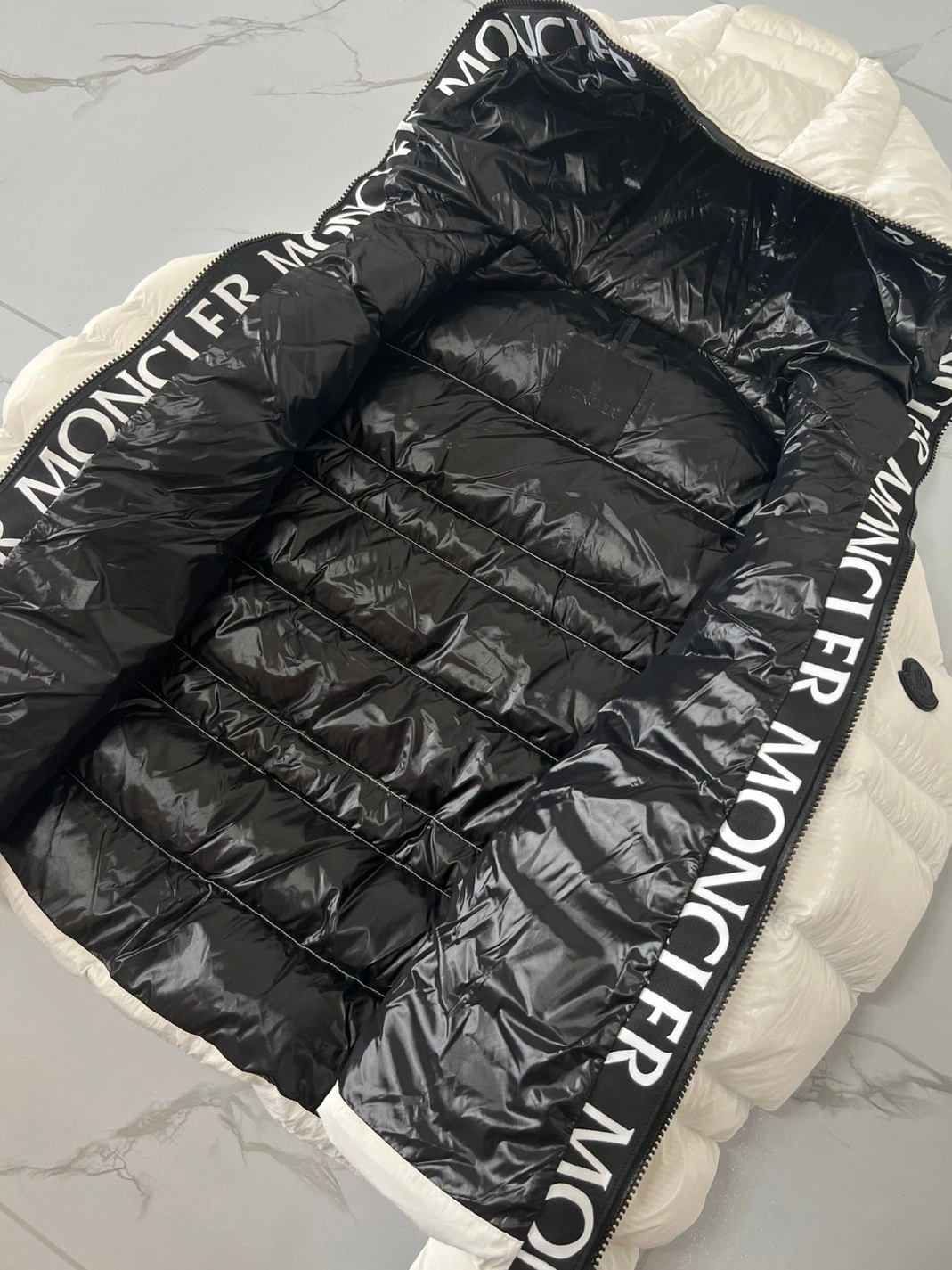 Moncler Down Feather Coat Long Sleeved For Women Durable 9905