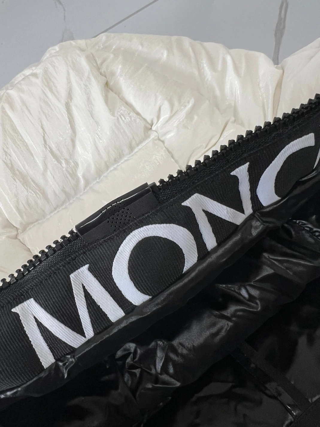 Moncler Down Feather Coat Long Sleeved For Women Durable 9905