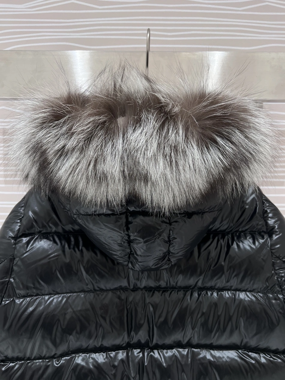 Moncler Down Feather Coat Long Sleeved For Women Elegant 9044