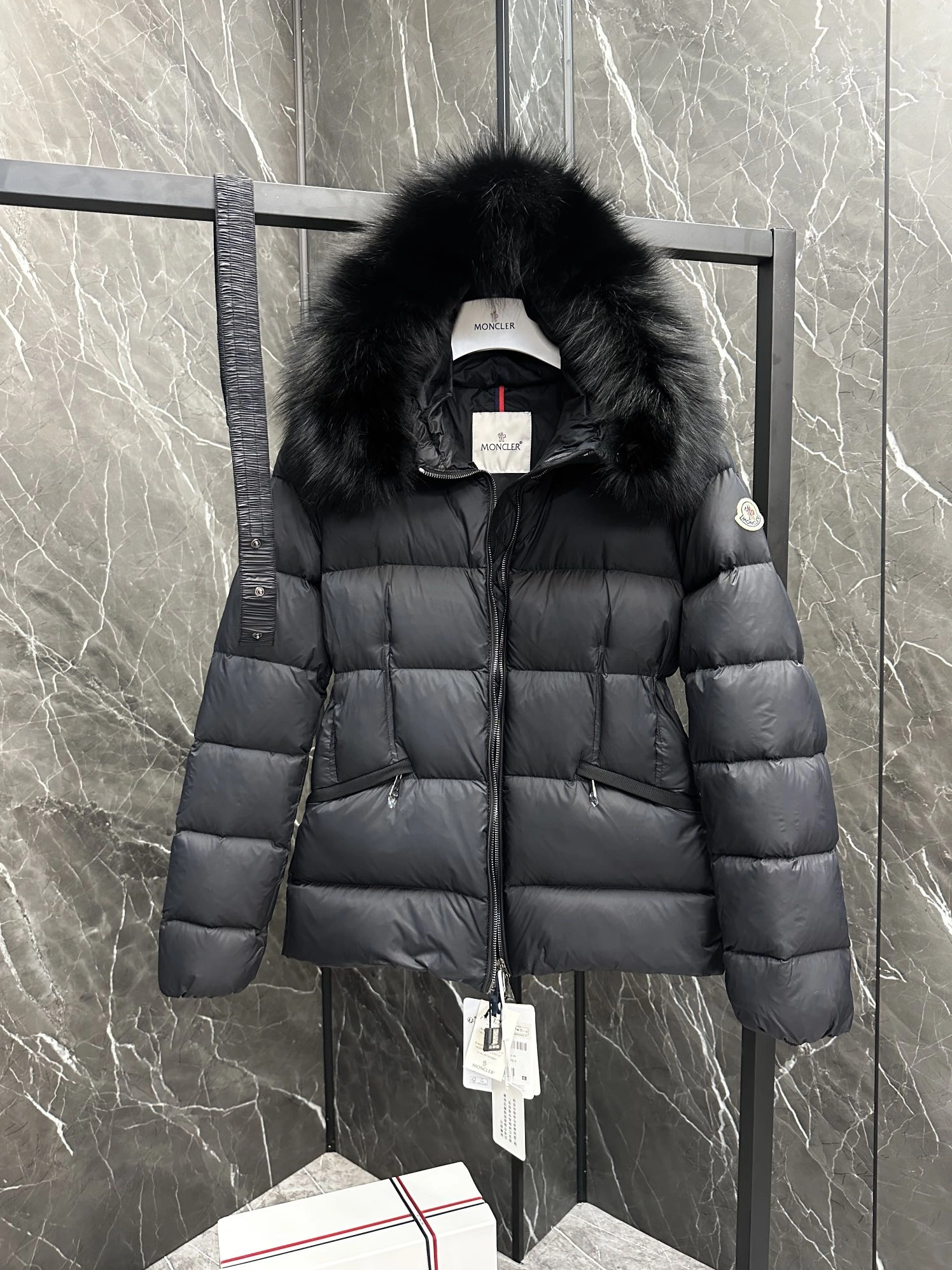 Moncler Down Feather Coat Long Sleeved For Women HighQuality 7368