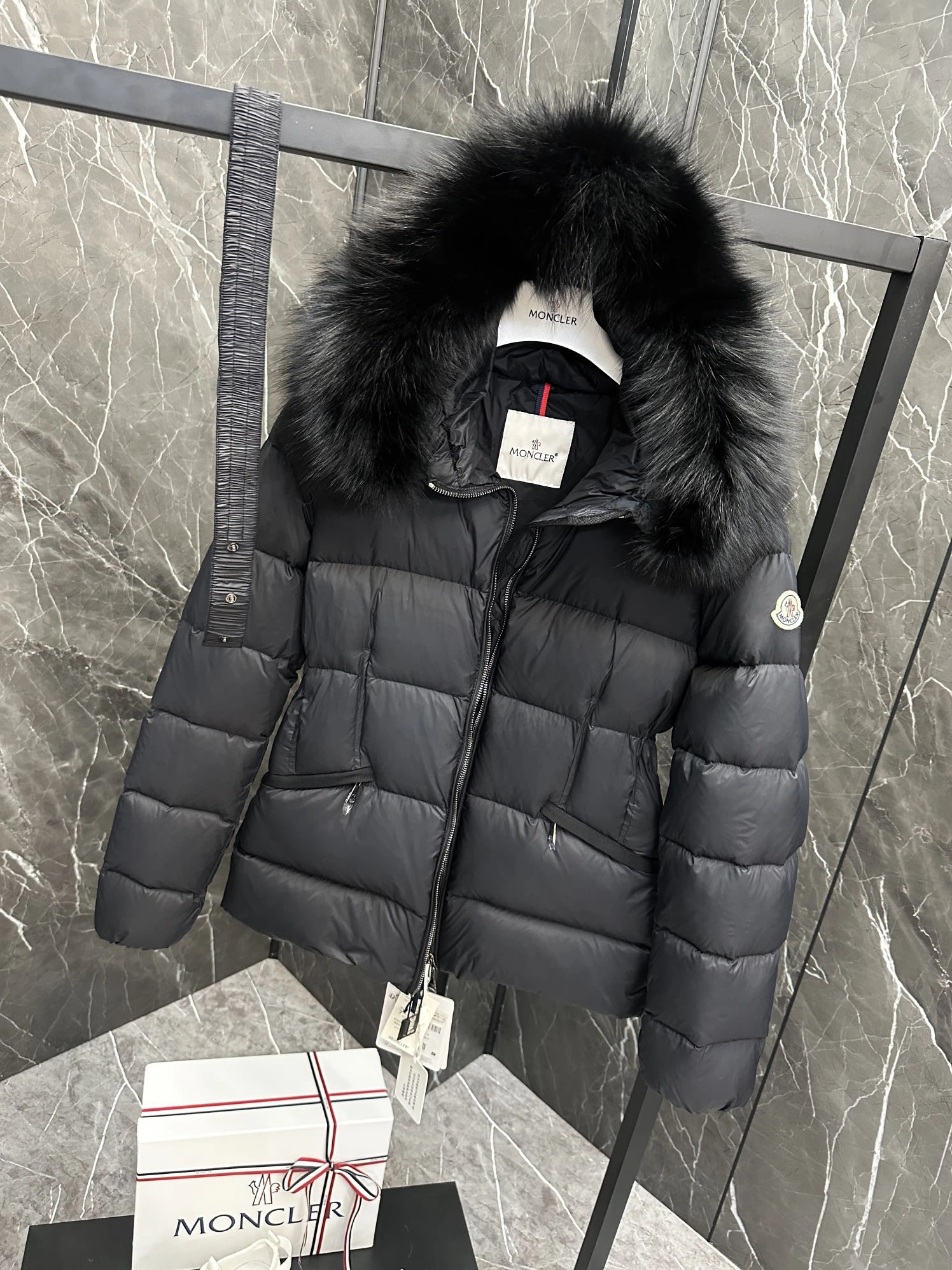 Moncler Down Feather Coat Long Sleeved For Women HighQuality 7368