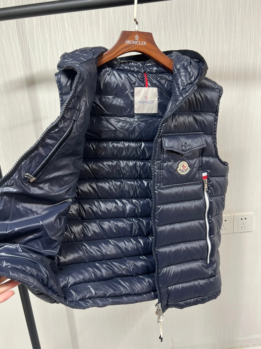Moncler Down Feather Coat Sleeveless For Men Stylish 3426