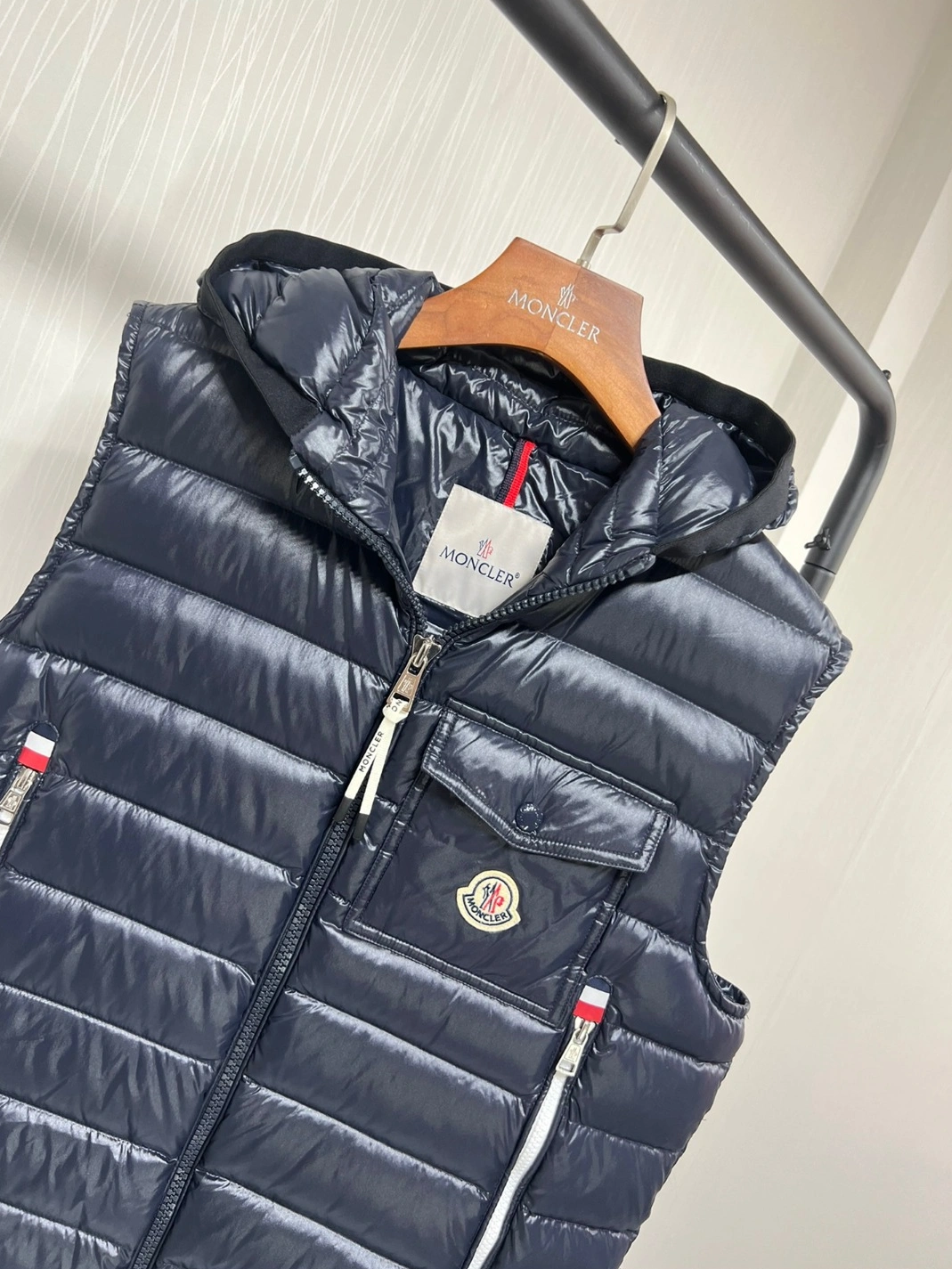 Moncler Down Feather Coat Sleeveless For Men Stylish 3426
