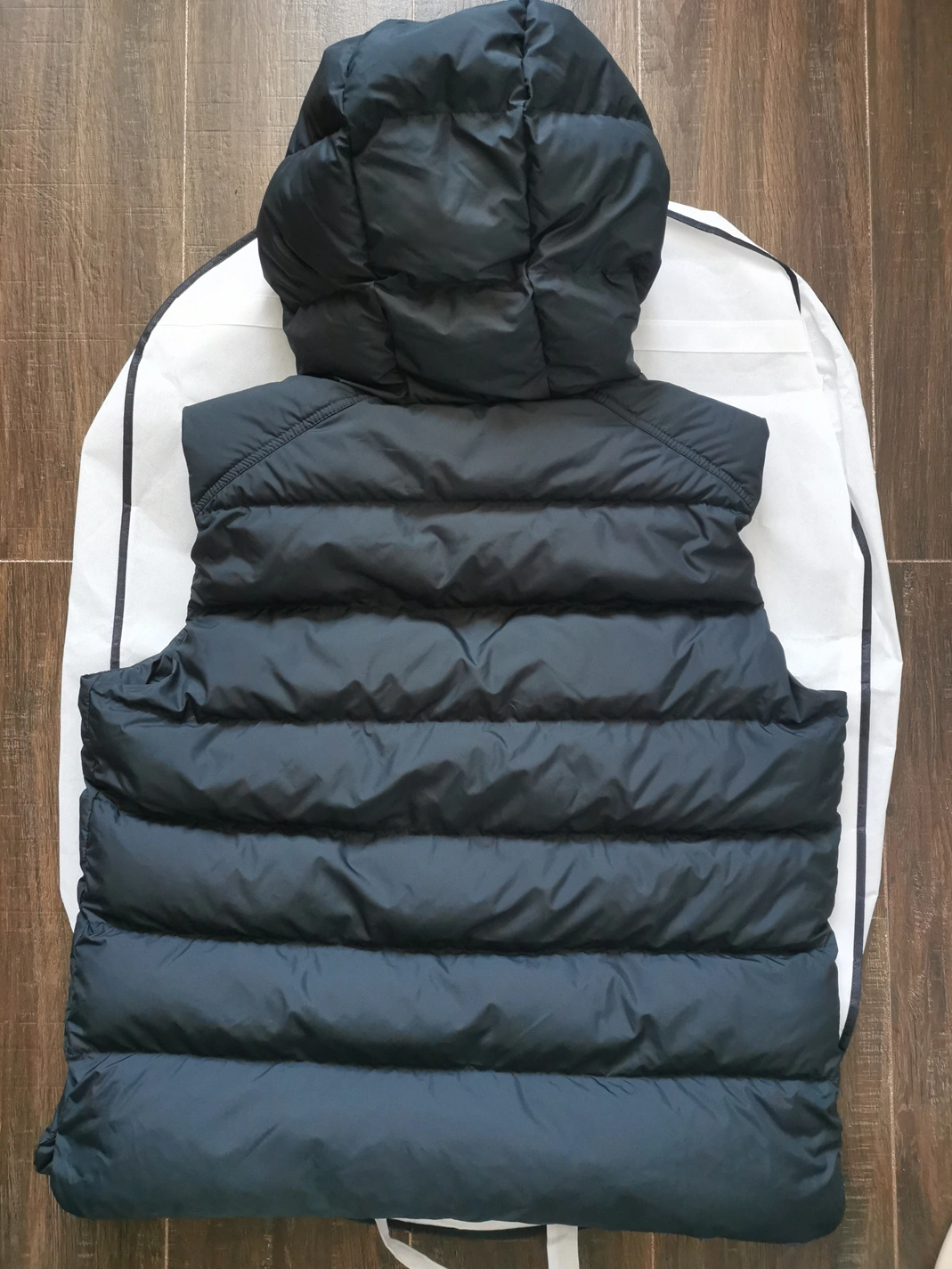 Moncler Down Feather Coat Sleeveless For Unisex Elegant 8300
