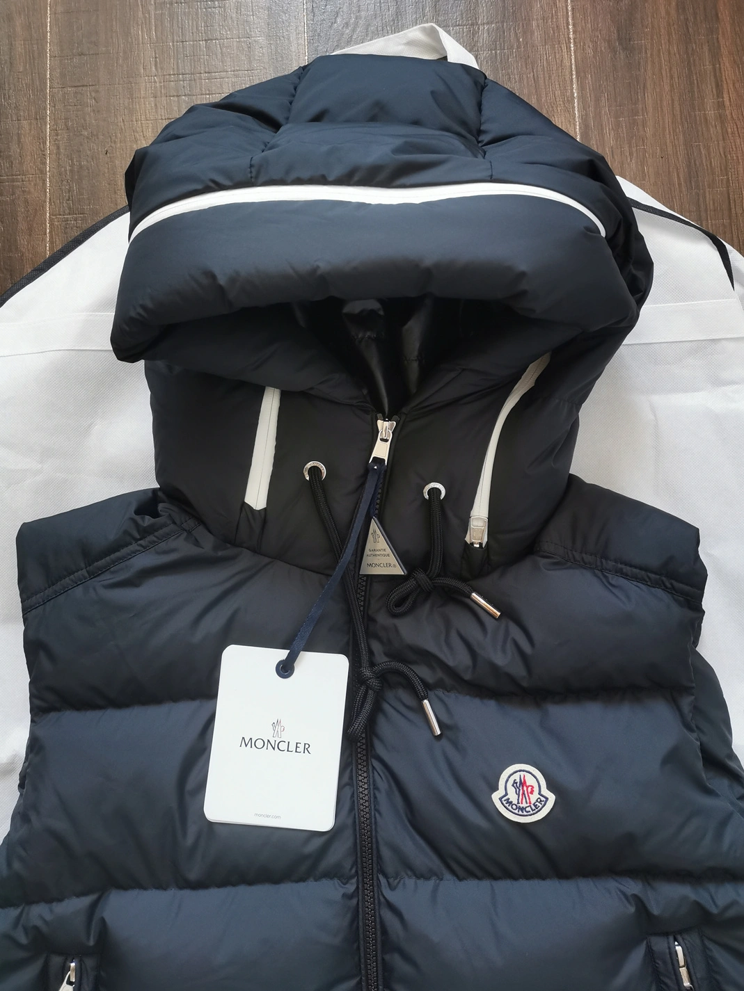 Moncler Down Feather Coat Sleeveless For Unisex Elegant 8300