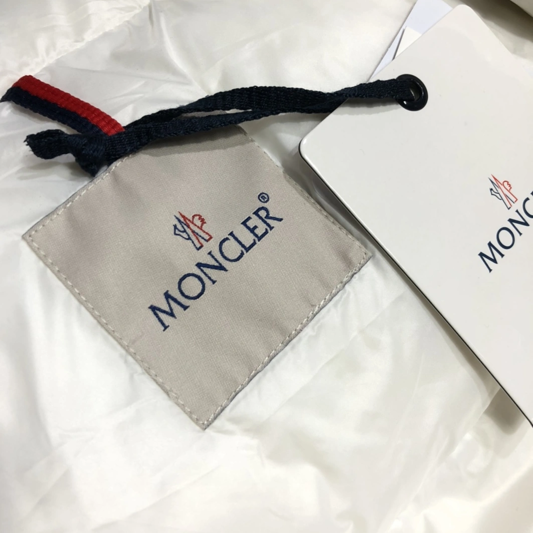 Moncler Down Feather Coat Sleeveless For Unisex HighQuality 5524