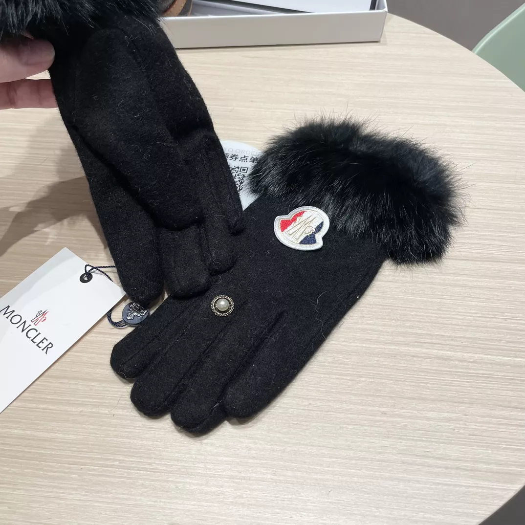 Moncler Gloves Bold 3799