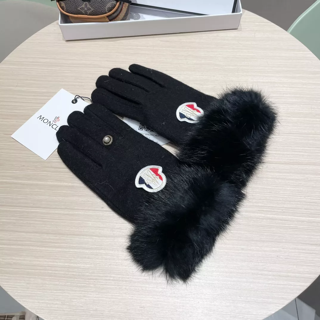 Moncler Gloves Bold 3799