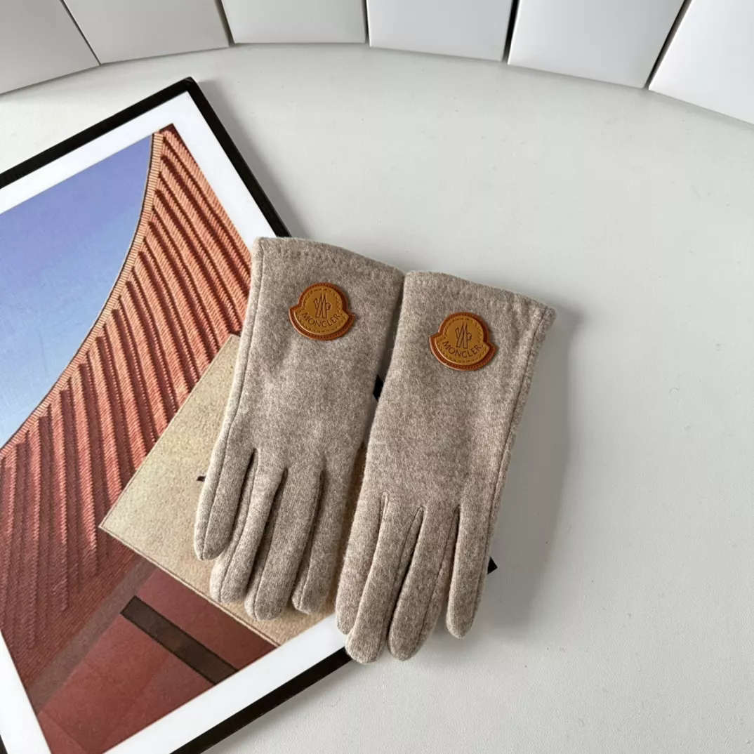 Moncler Gloves Breathable 6753