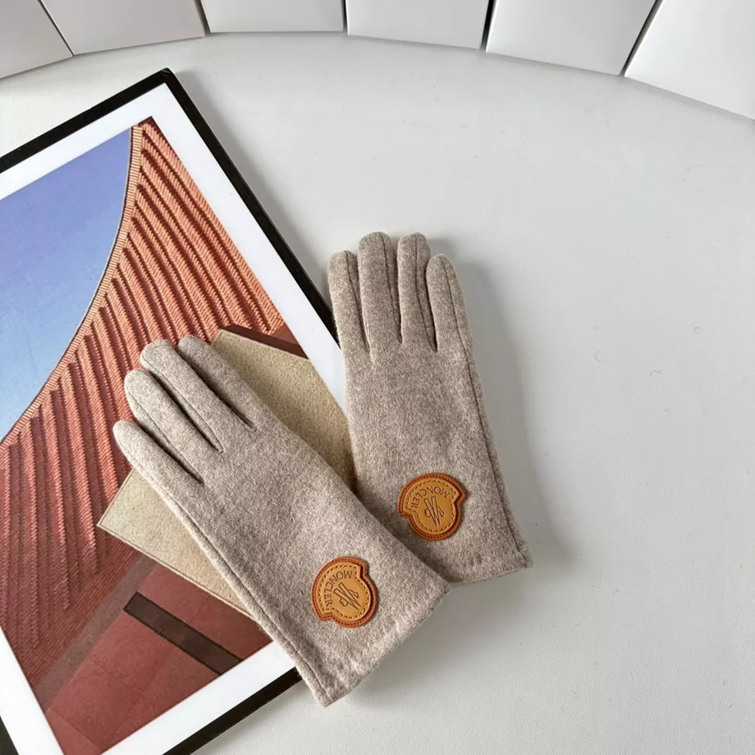 Moncler Gloves Breathable 6753